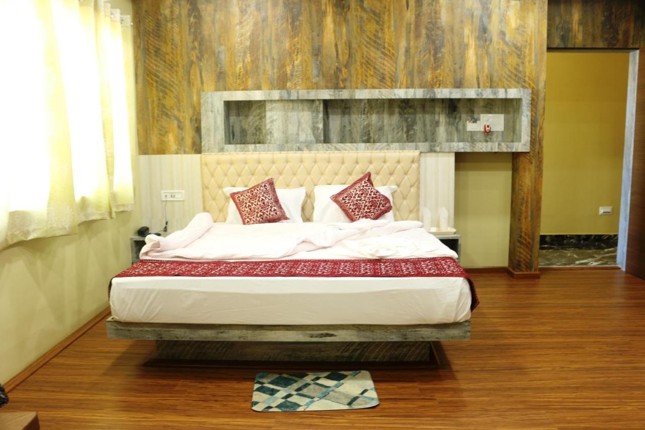 Hotel Himalaya Agartala Dış mekan fotoğraf