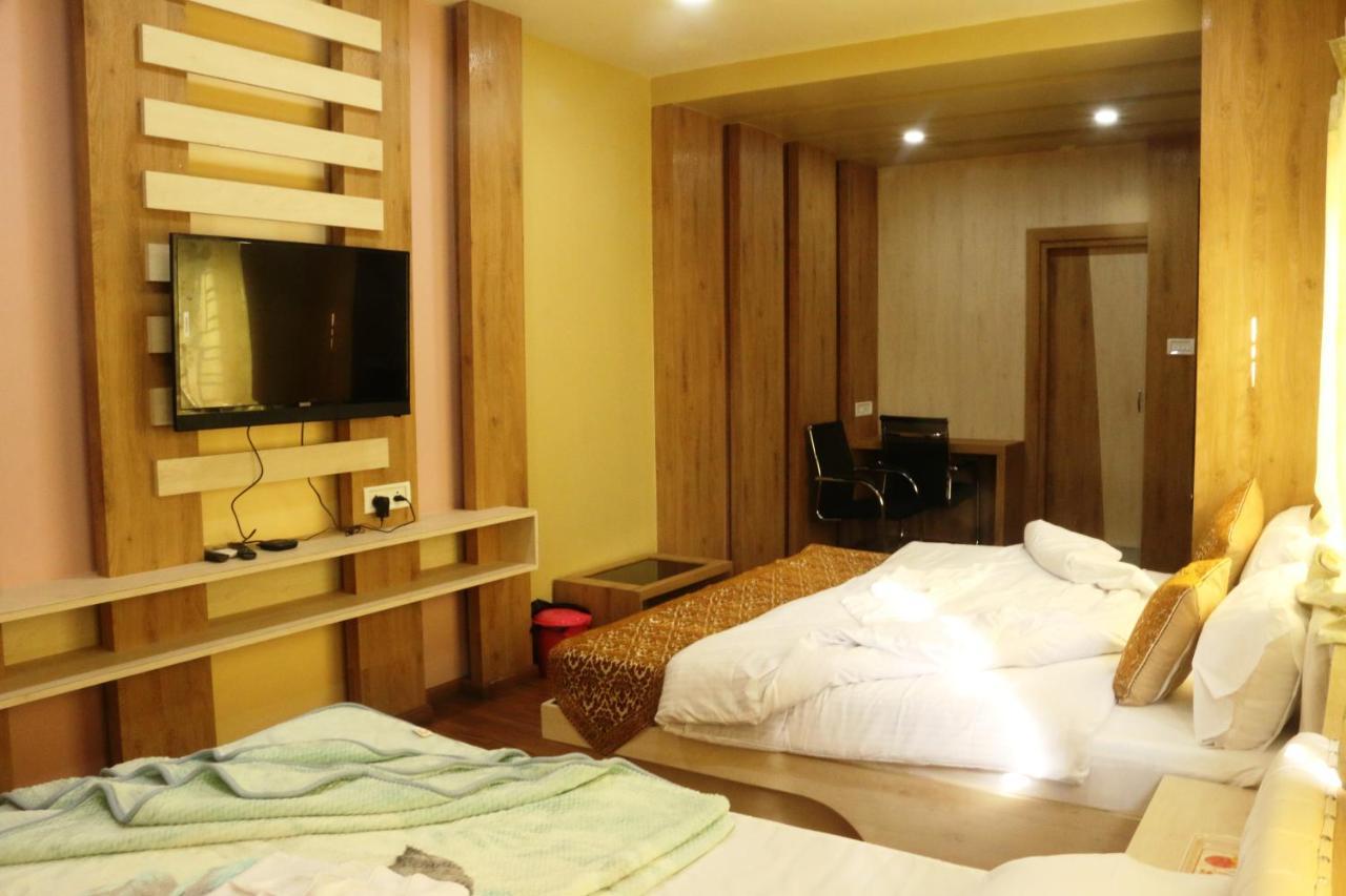 Hotel Himalaya Agartala Dış mekan fotoğraf