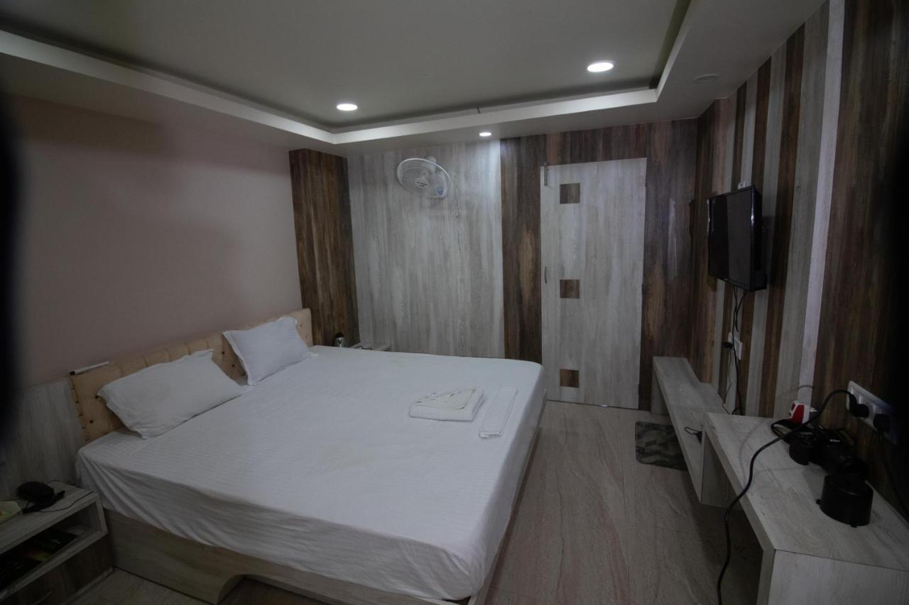 Hotel Himalaya Agartala Dış mekan fotoğraf