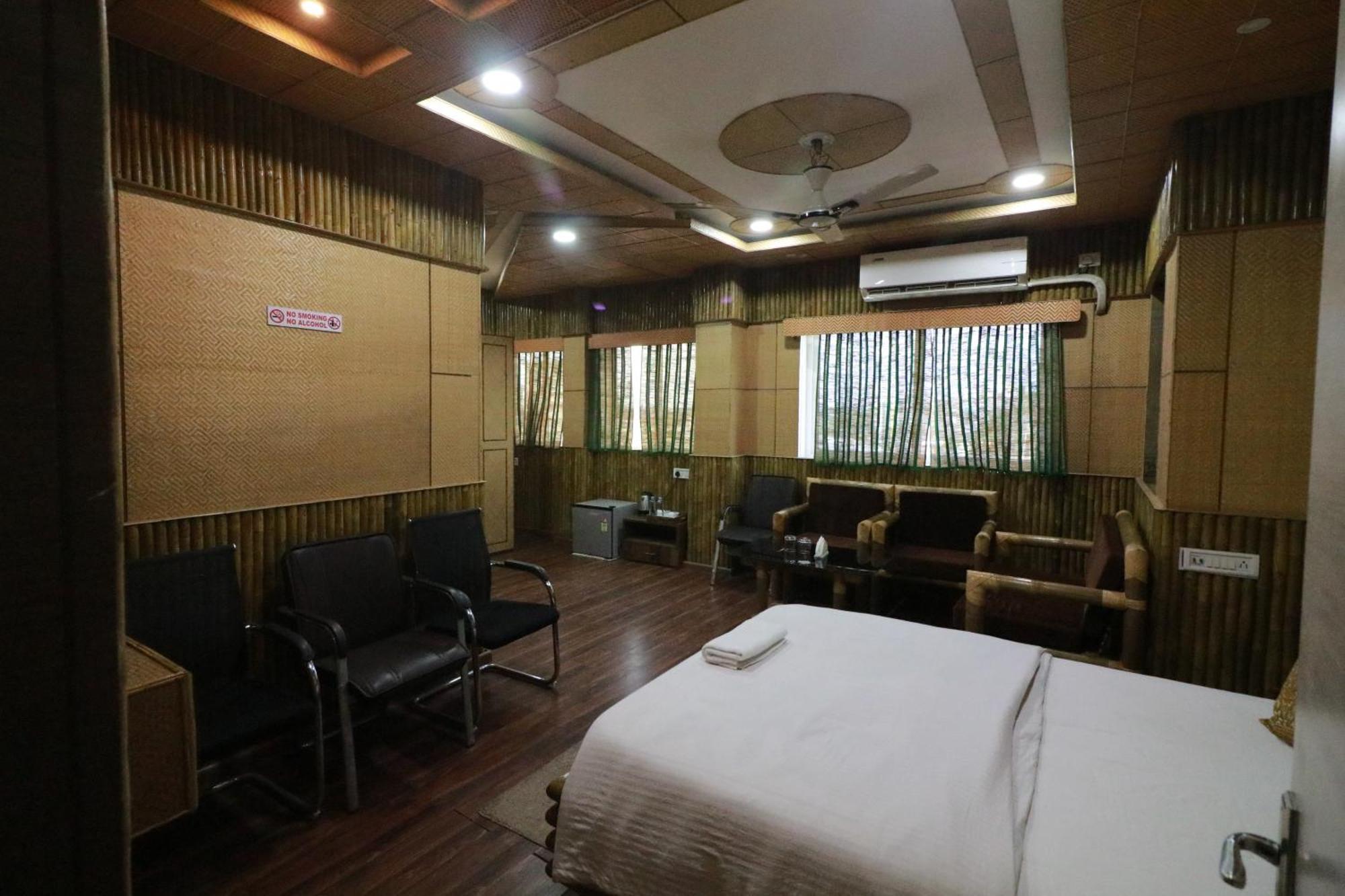 Hotel Himalaya Agartala Dış mekan fotoğraf