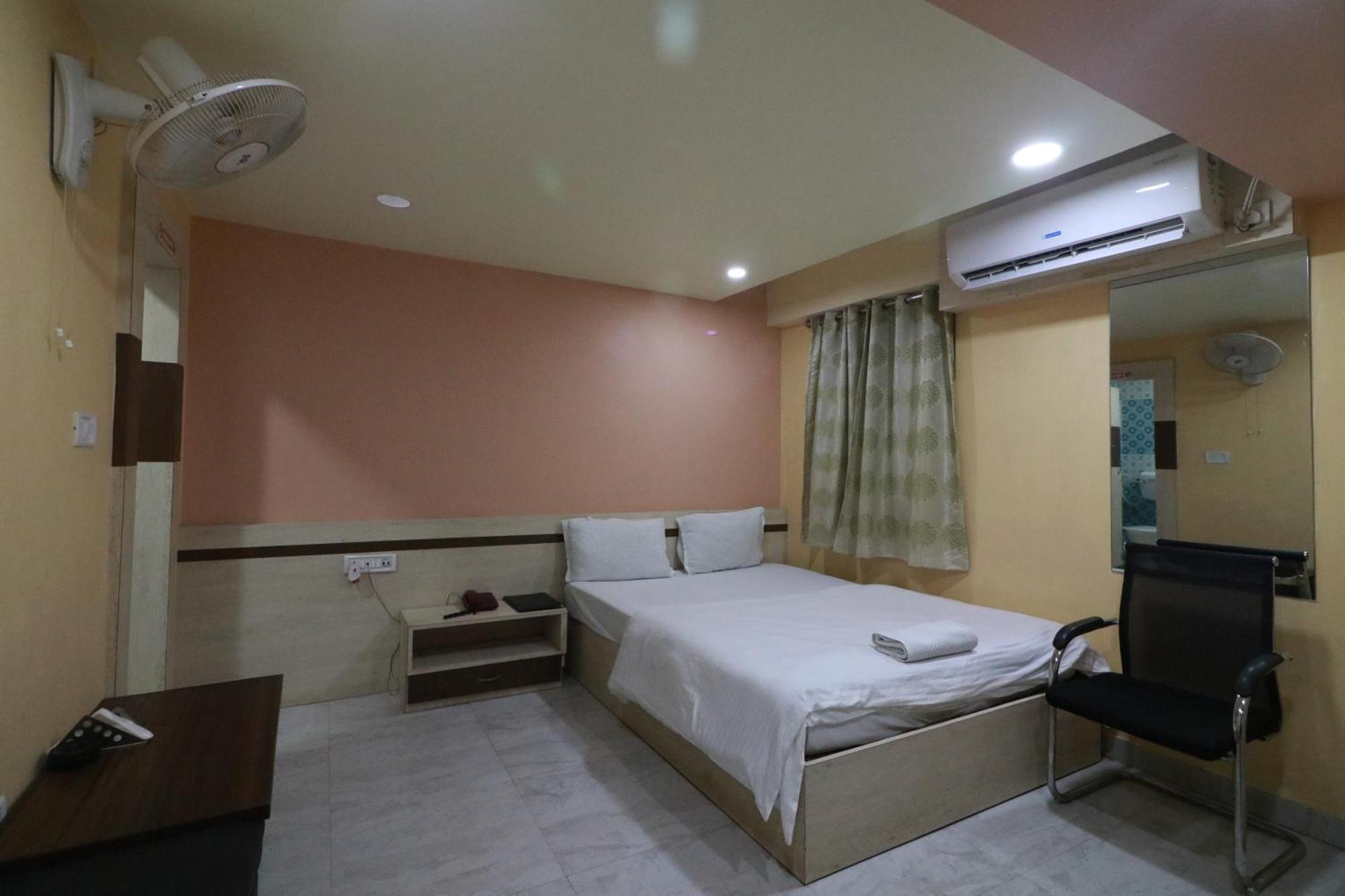 Hotel Himalaya Agartala Dış mekan fotoğraf