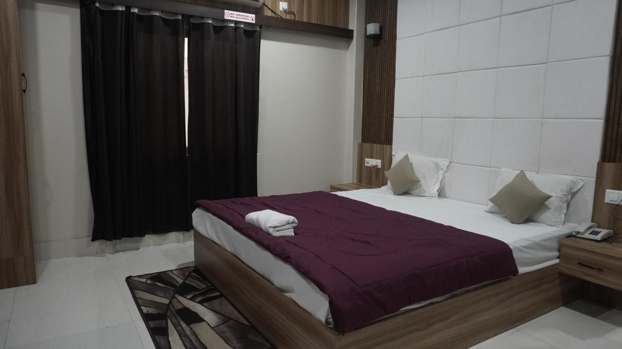 Hotel Himalaya Agartala Dış mekan fotoğraf